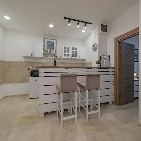 Jordan 23 Apartment *